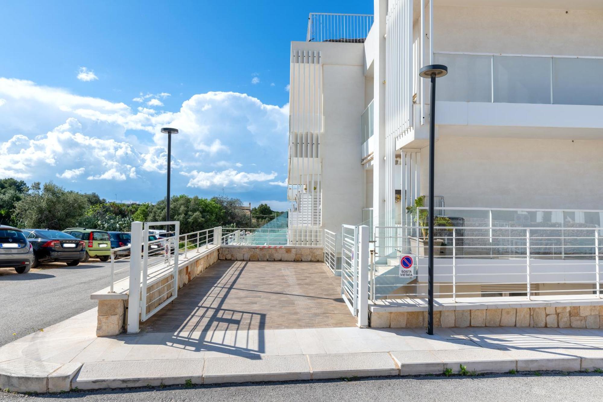 Cozy Marine Apt With Jacuzzi - 250Mt From Sea Polignano a Mare Bagian luar foto
