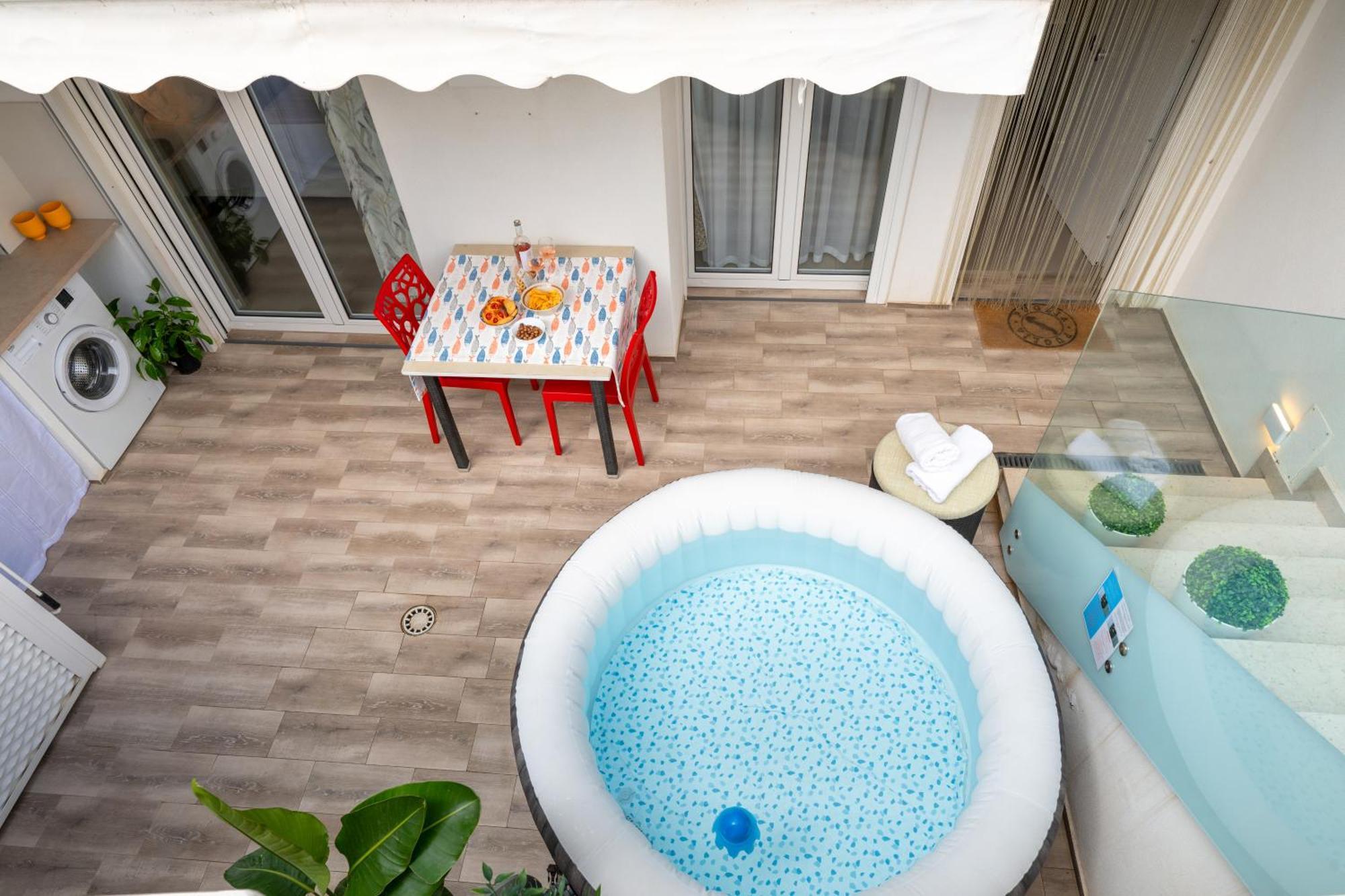 Cozy Marine Apt With Jacuzzi - 250Mt From Sea Polignano a Mare Bagian luar foto