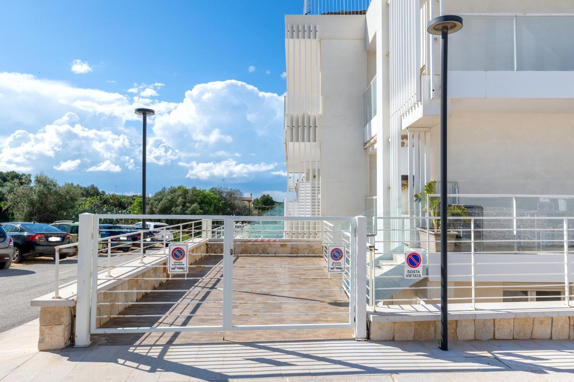Cozy Marine Apt With Jacuzzi - 250Mt From Sea Polignano a Mare Bagian luar foto