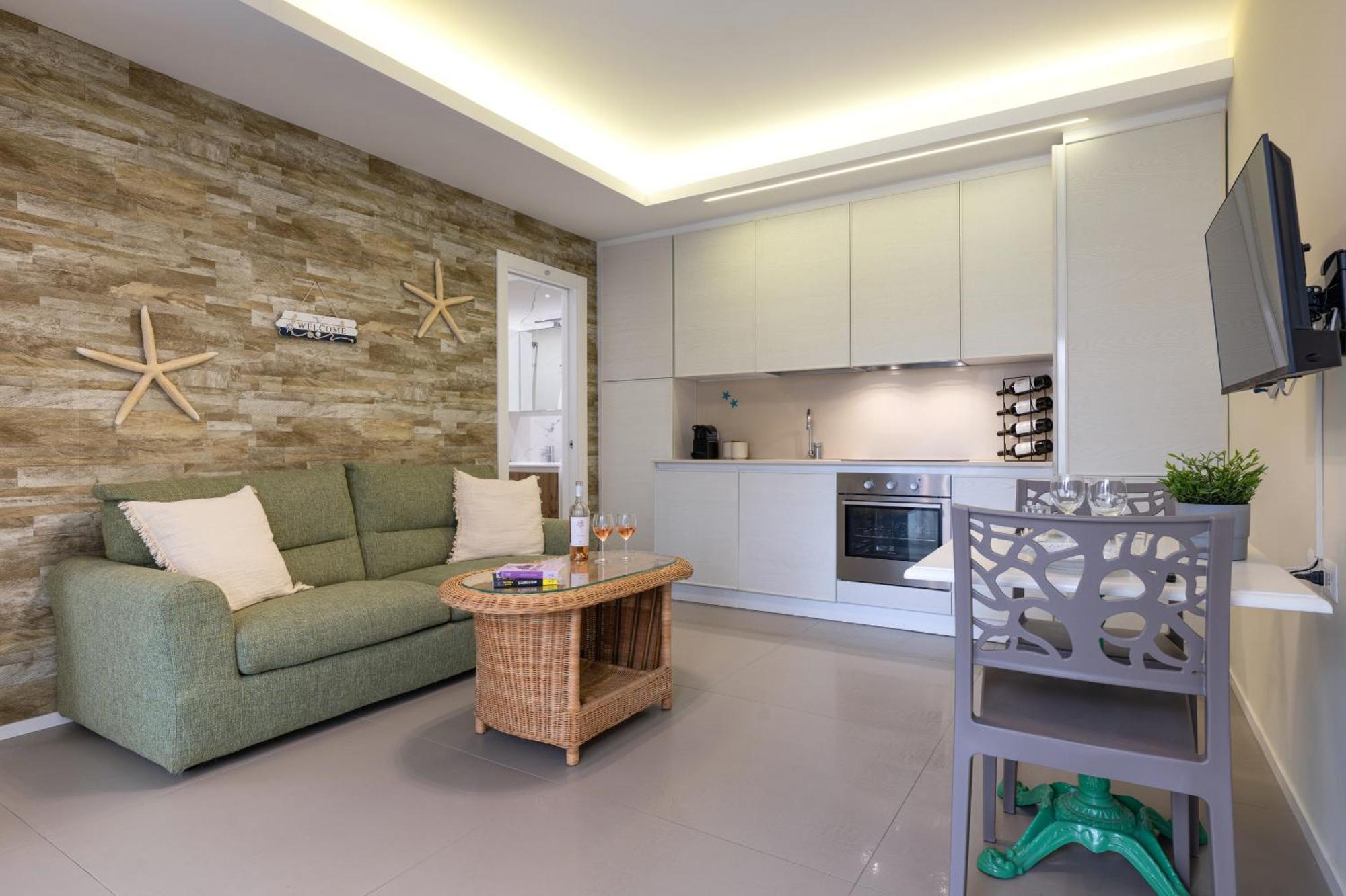 Cozy Marine Apt With Jacuzzi - 250Mt From Sea Polignano a Mare Bagian luar foto